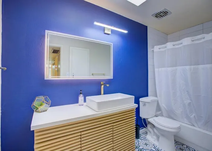 Uptown 1 Bedroom With Pool Phoenix