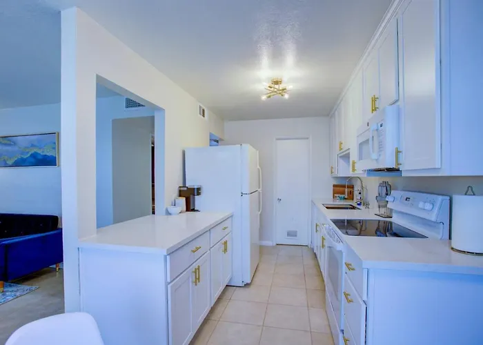 Uptown 1 Bedroom With Pool Apartment Phoenix